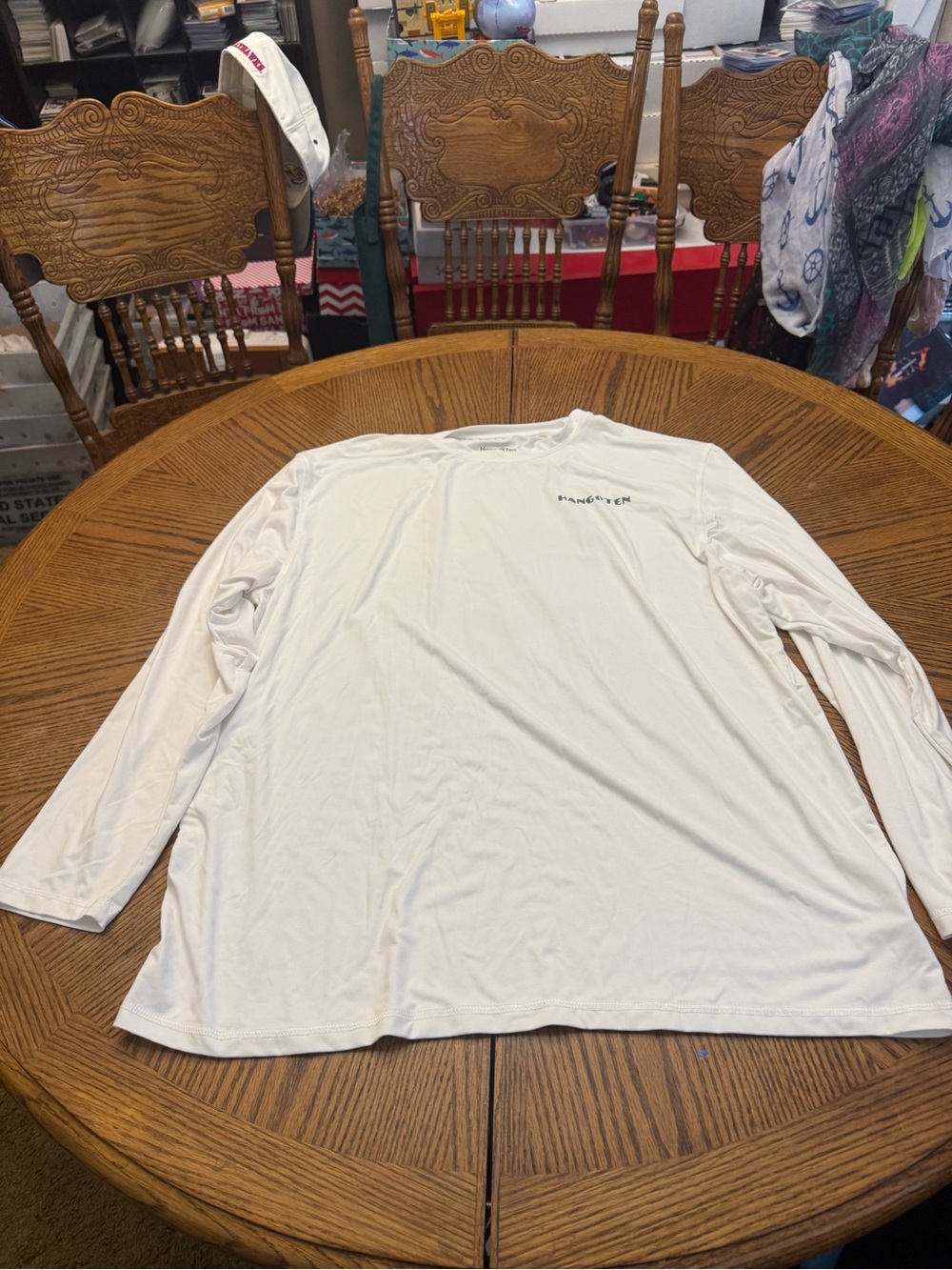 Hang Ten Off-White Long Sleeve Men’s Tee with Subtle Logo